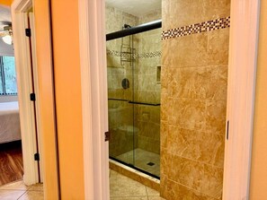 Shower, hair dryer, towels - OK Shorewalk -Pool, Tennis, Pickle ball, near Beaches Anna Maria Island and IMG (Bradenton)