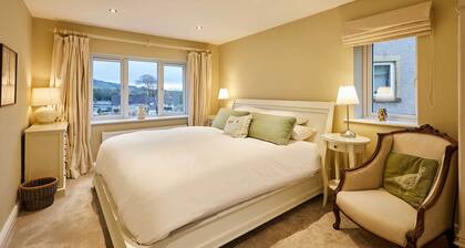 Host and Stay | 36 Hardy Meadows