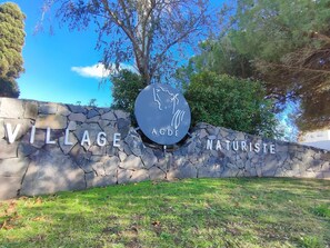 Property grounds - Air-conditioned apartment with parking in Cap d'Agde (Cap d'Agde)