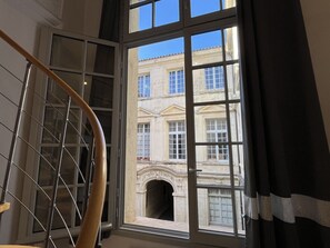 Interior - Le pianiste - Climatisation en centre-ville (Montpellier)
