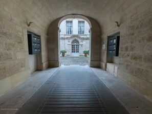 Interior - Le pianiste - Climatisation en centre-ville (Montpellier)