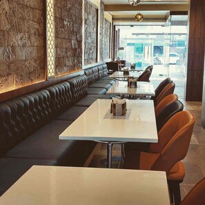 Restaurant - The Toapz Hotel (Bilaspur)