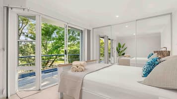 2 bedrooms, iron/ironing board, travel cot, free WiFi