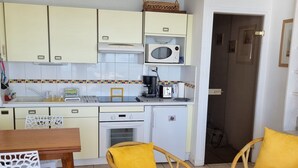 Private kitchen - Luxury Seafront Studio in Sables-d'Olonne (Les Sables-d'Olonne)