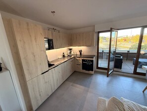 Réfrigérateur, micro-ondes, four, lave-vaisselle