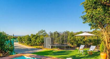 Villa Rocío: Private retreat with pool, pets welcome, 5 min from the beach