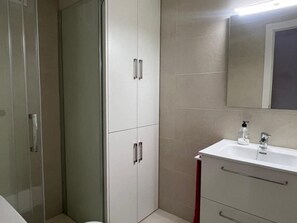 Towels - Apartment in Salou 50m from the beach, air-conditioned for 6 people with terrace and equipped kitchen (Salou)