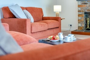 TV - 2 Bed in Looe (oc-g32529) (Looe)