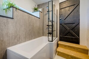 Towels - 2 Bed in Marhamchurch (oc-c32382) (Marhamchurch)
