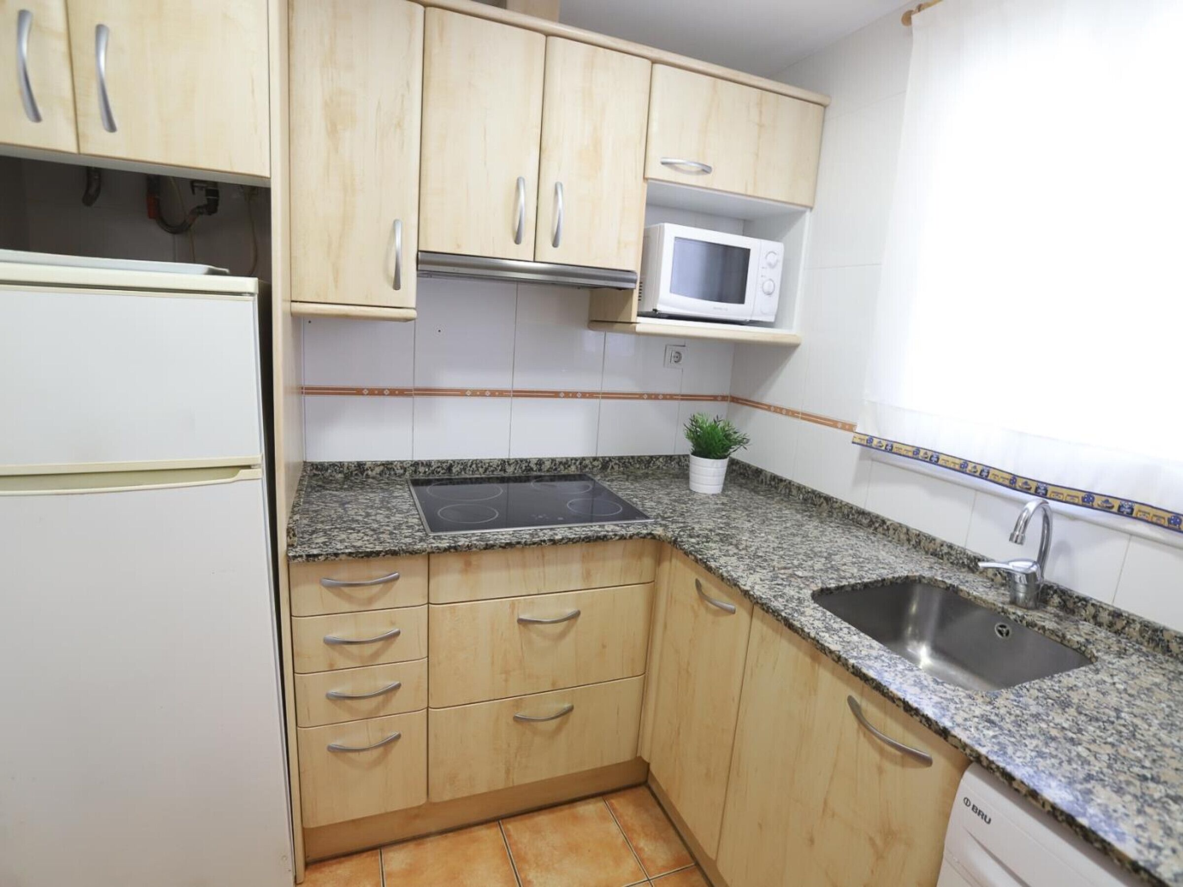 Kühlschrank, Mikrowelle