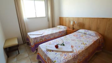 2 bedrooms, bed sheets