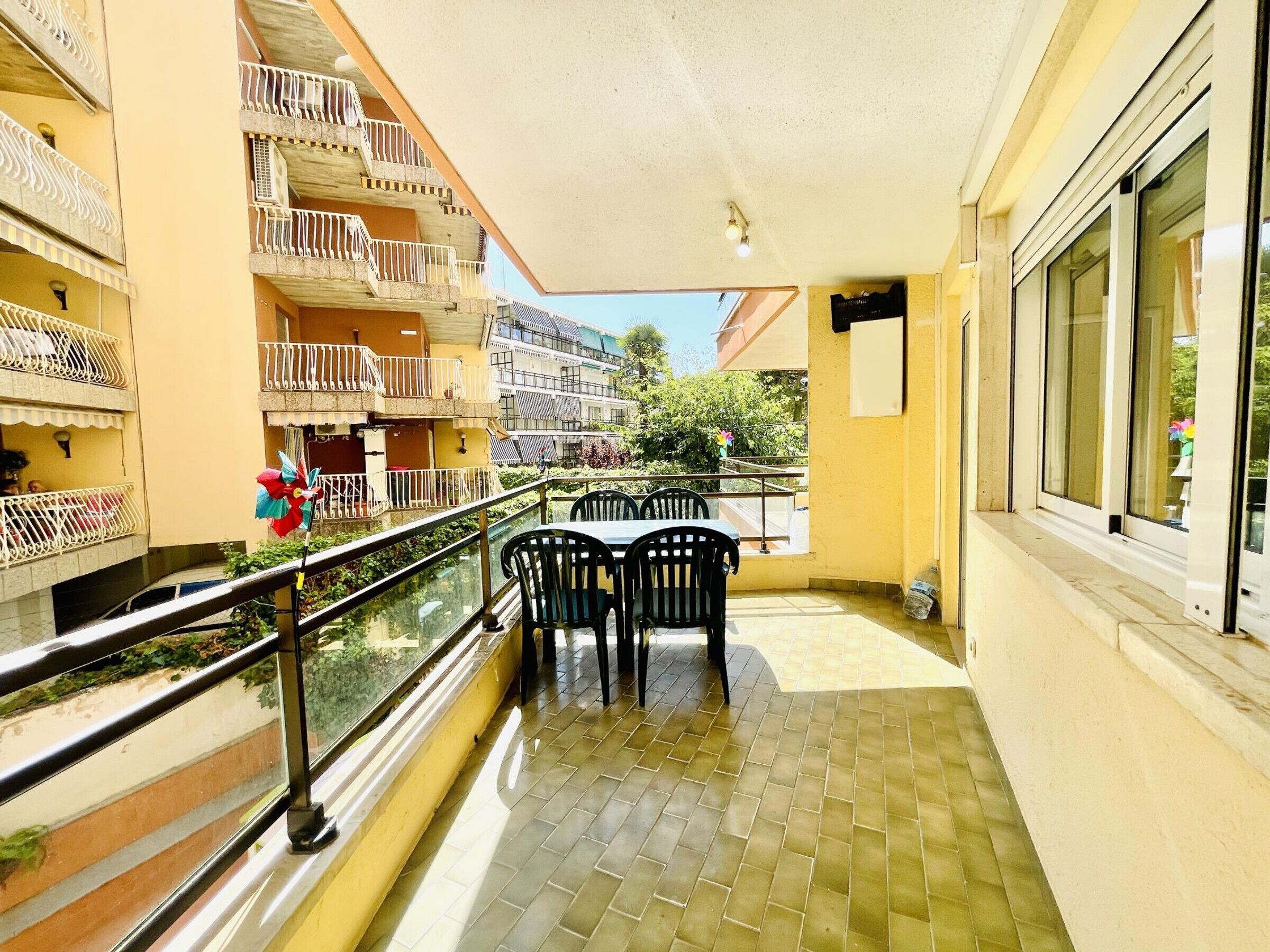 屋外ダイニングエリア