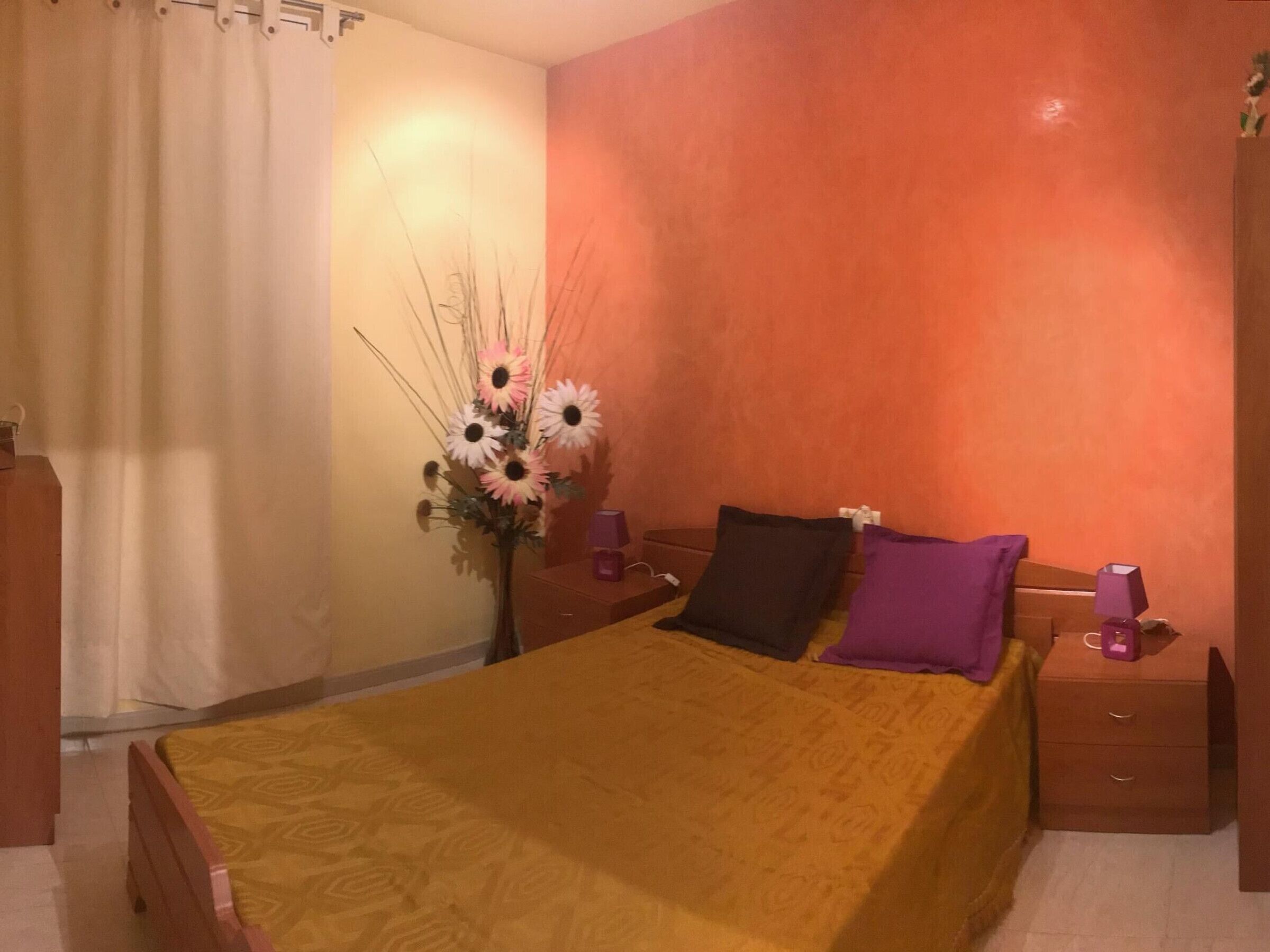 4 bedrooms, bed sheets