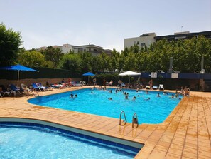 Pool - Charming Studio Near Levante Beach with Pool and Terrace in Salou (Salou)