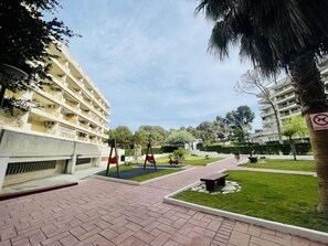 Terrace/patio - Comfortable studio with AC, pool and kids' playground - Salou center (Salou)