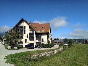 Exterior - Renovated apartment in Méaudre, 4 pers, terrace, near center (Méaudre)