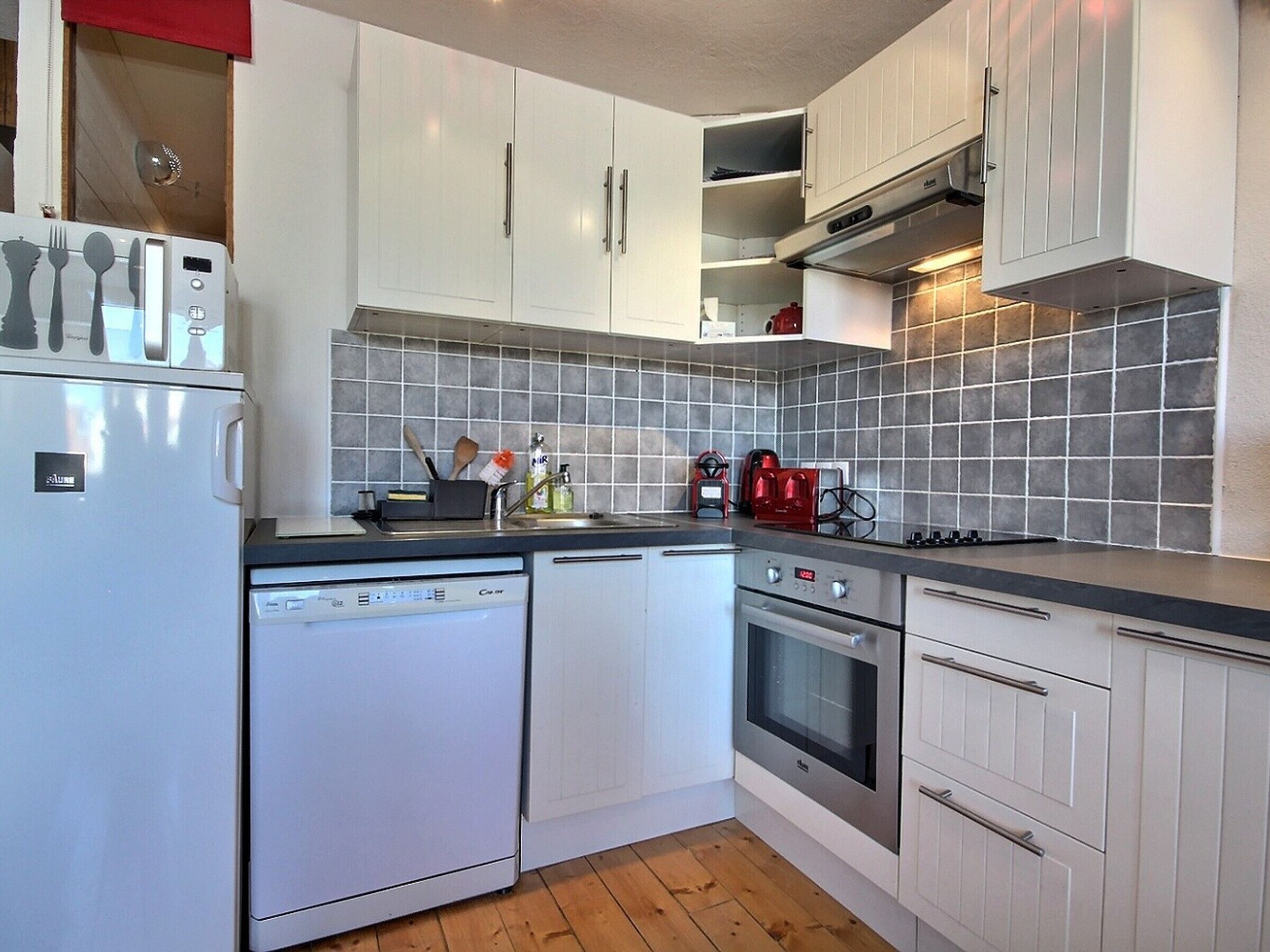 Réfrigérateur, lave-vaisselle