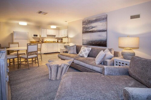 Island Breeze 14 - 2 Beds, Beach Access and Pool by Gulf Coast Holiday Homes