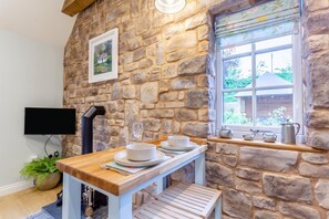 Interior - 1 Bed in Drumnadrochit (oc-t32404) (Drumnadrochit)