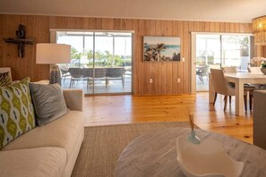 Smart TV - The Pool House - 2 Beds/Private Pool, Beach Access by The Bay & Key Collection (Englewood)