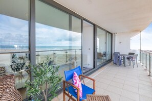 Outdoor dining - 2 Bed in Westward Ho (oc-c32777) (Westward Ho!)