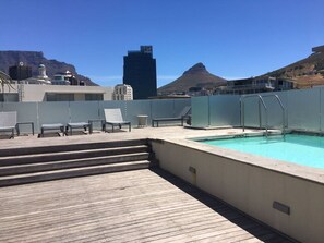 Pool - Modern 1-Bed V&A Waterfront | Canal & Harbor Views (Cape Town)