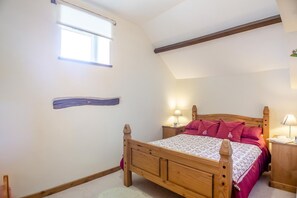 Travel crib, free WiFi, bed sheets