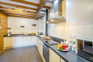 Microwave, oven, dishwasher, high chair - 2 Bed in Llanbedrog (oc-c32640) (Llanbedrog)