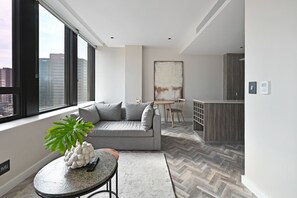 TV, offices - Stylish 1-Bed Foreshore Apt | Modern Comfort & Views (Cape Town)