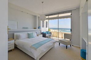 Desk, iron/ironing board, free WiFi, bed sheets - Top-Floor 2-Bed Beachfront | Sunny Camps Bay Views (Cape Town)
