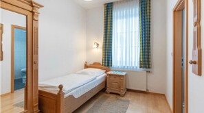 ألحفة محشوة بالريش ومساحة عمل للكمبيوتر المحمول وواي فاي مجانًا