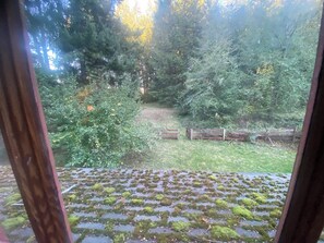 Interior - Tremendous 3-bedroom bungalow in welcoming Yelm perfect for a rustic getaway (Yelm)