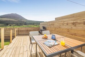 Outdoor dining - 2 Bed in Dinas (oc-d32708) (Buan)