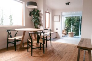 Dining - Serene Oasis | Nestled Under Table Mountain (Cape Town)