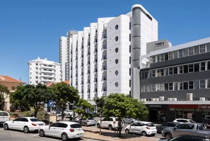 Exterior - The Flamingo | One Bed | Sea Point Promenade (Cape Town)