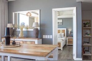 Interior - Spacious 2Bed Harbor Haven | V&A Waterfront Canals (Cape Town)