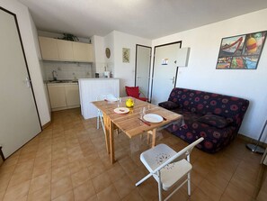 TV - 2-Room Apartment in Narbonne Plage (Narbonne)