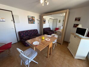 TV - 2-Room Apartment in Narbonne Plage (Narbonne)