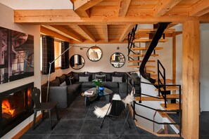 Smart TV, fireplace, table football, ping pong