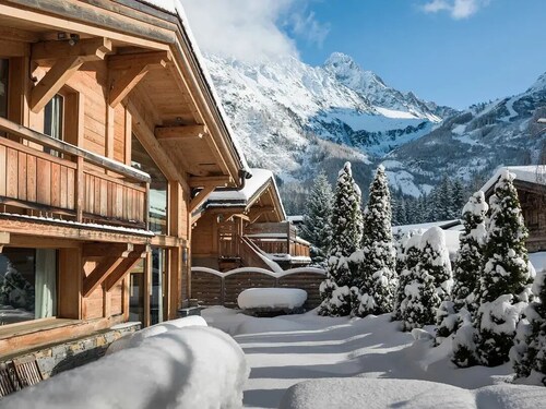 Chalet Cristal – Mont Blanc View, Jacuzzi, Close to the Grands Montets