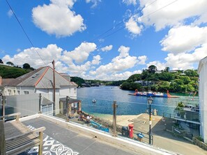 Terrace/patio - 4 Bed in Fowey (oc-l32744) (Fowey)