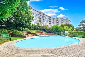 Pool - Two Bed Green Point Ocean View (Cape Town)