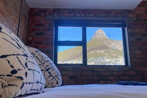 Desk, iron/ironing board, free WiFi, bed sheets - Elegant Sea Point Retreat | Splendid Views | Wifi (Cape Town)