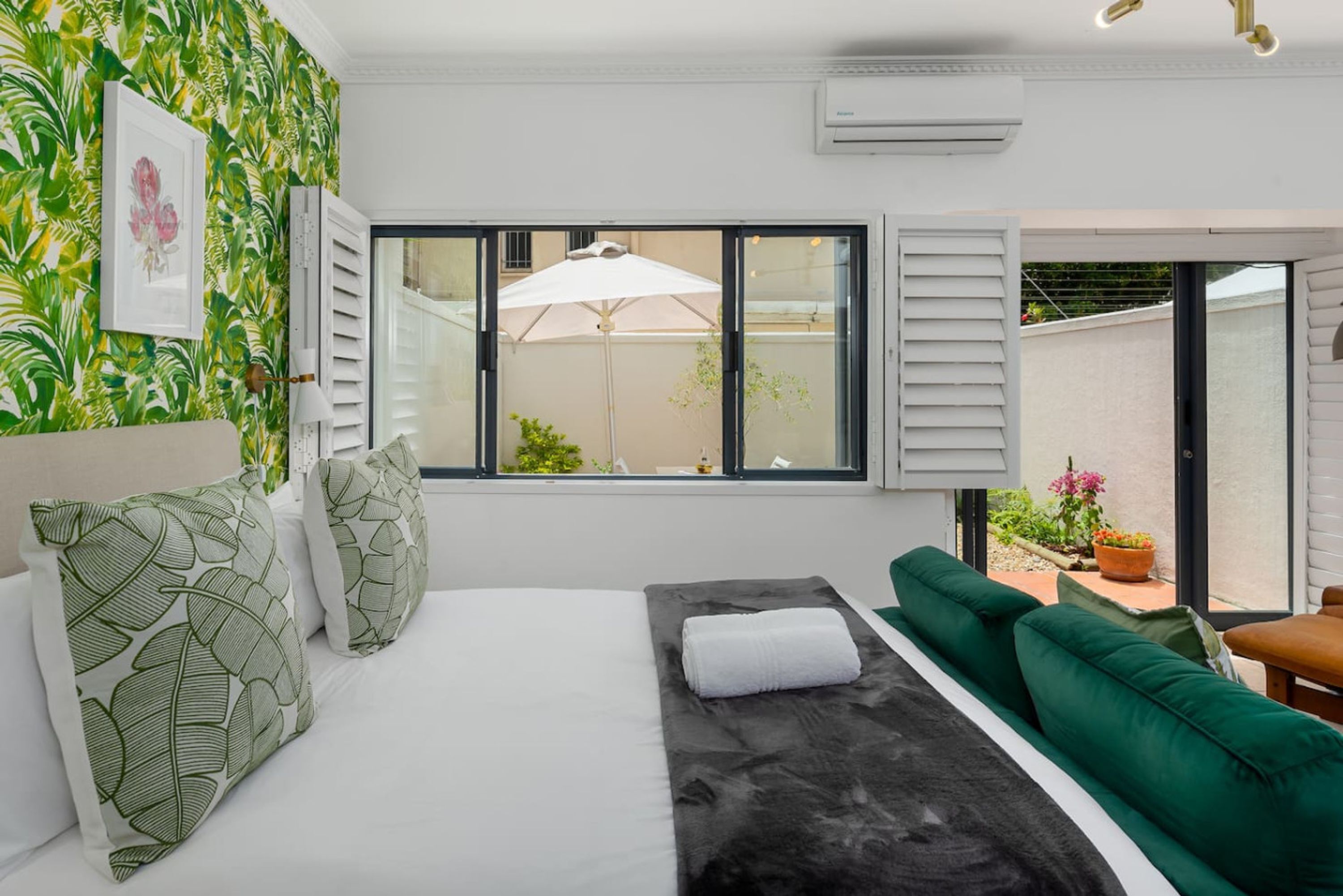 Desk, iron/ironing board, free WiFi, bed sheets