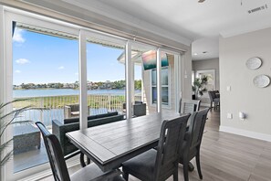Dining - 🏖️Lakefront | Private Pool | Gulf View | Bikes | GameRoom | Destin to Relax🏖️ (Destin)
