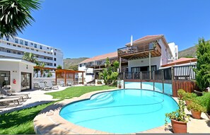 Pool - Sea Point Oasis | Private Garden | Pool, Gym and BBQ (Cape Town)