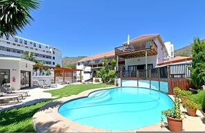 Pool - Sunny Sea Point Apartment with Private Balcony (Cape Town)