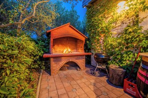 Terrace/patio - Comfortable and lovingly furnished vacation home with pool and whirlpool (Polača)