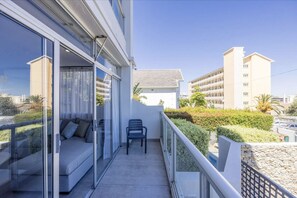 Property grounds - Seaview Bliss, a Sunny Apartment and Pool (Cape Town)