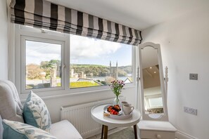 Interior - 3 Bed in Fowey (oc-g33050) (Fowey)